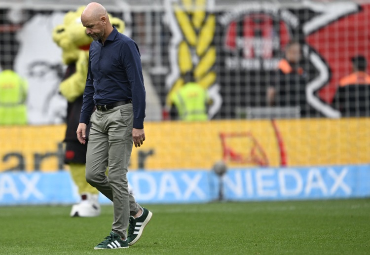 德甲联赛   滕哈格未能维持长久，勒沃库森宣布两个月后解职。