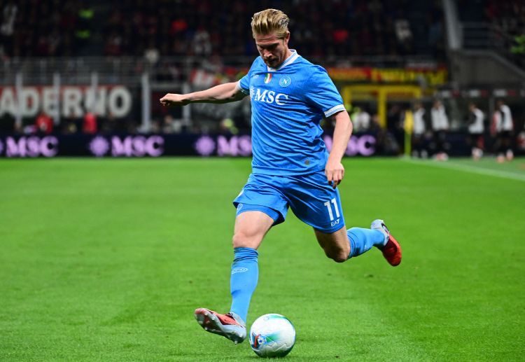 意甲联赛 德布劳内冷静罚进点球，帮助那不勒斯将比分追至1比2。