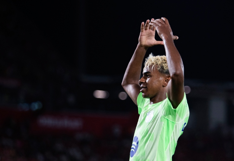 ဒါကြောင့် လာလီဂါ ကလပ်က ဗဟိုခံစစ် နေရာ အတွက် လူငယ် ကြယ်ပွင့် ပါအူ ဗစ်တာနဲ့ ကူဘာဆီ တို့ထဲက တစ်ဦးကိုသာ ဒီရာသီ အတွက် အားကိုးရမယ့် အခြေအနေ ဖြစ်နေပါတယ်။