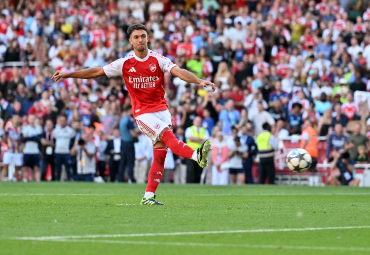 英超联赛 趁胜追击