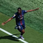 ဒါပေမယ့်လည်း အခုတော့ ကျန်ဆန်ကာတင် ကစားသမားတွေနဲ့ အတူ ဘယ်လွန်ဒေါဆု အတွက် ဒမ်ဘီလီ တစ်ယောက် ရင်ခုန်ရဖို့ ရှိနေဆဲ ဖြစ်ပါတယ်။