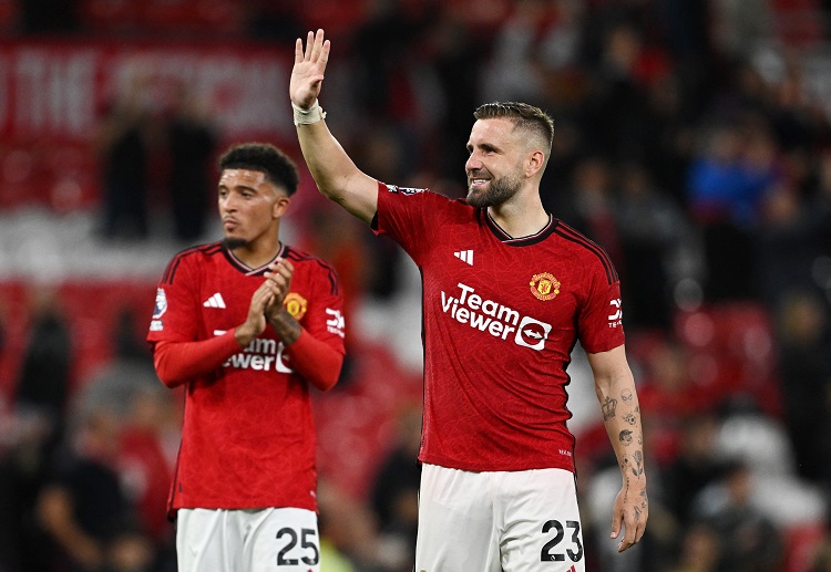 ရှောဟာ ရူဘင် အမော်ရင်ရဲ့ ၃-၄-၂-၁ အခင်းအကျင်းမှာ ဘယ်ခြမ်း ဗဟိုနောက်ခံလူ အဖြစ် ဒီရာသီ ပရီးမီးယားလိဂ် ပွဲတိုင်းမှာ ပါဝင်ကစားနေပါတယ်။