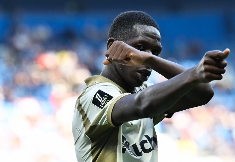 法甲联赛 朗斯在进攻方面还存在不小的提升空间,特别是赛义德和福法纳两位前锋,多次错失良机,效率亟待提高。