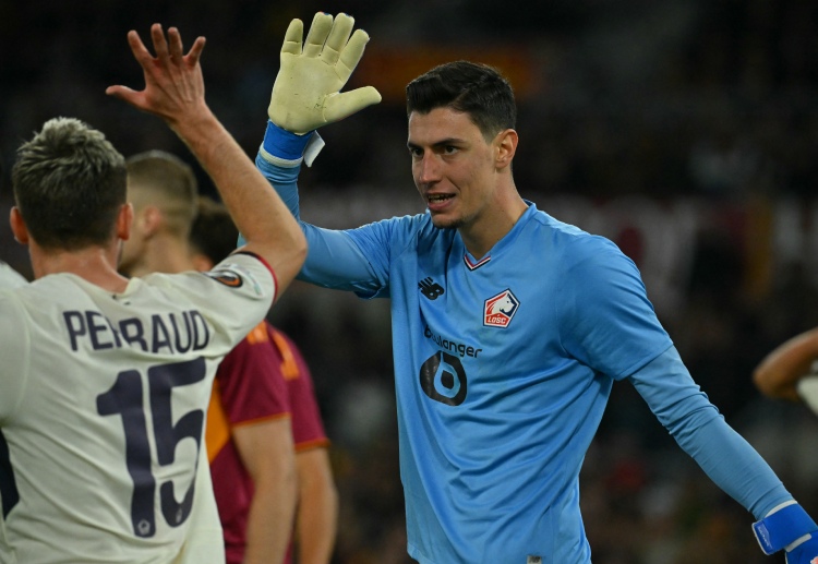 欧洲联赛  罗马的三次点球机会都被奥泽尔神奇扑出，未能打破僵局。