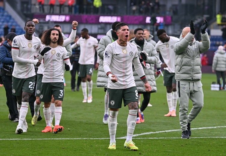 英超联赛 切尔西利用伯恩利防守失误快速反击，恩佐·费尔南德斯破门，将比分定格在2比0