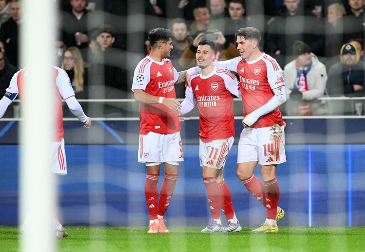 အာဆင်နယ်ဟာ ပရီးမီးယားလိဂ် ပွဲစဉ် ၁၆ အပြီးမှာ အဆင့် ၂ နေရာက မန်ချက်စတာစီးတီးကို ၂ မှတ် ဖြတ်ပြီး ဦးဆောင်နေပါတယ်။