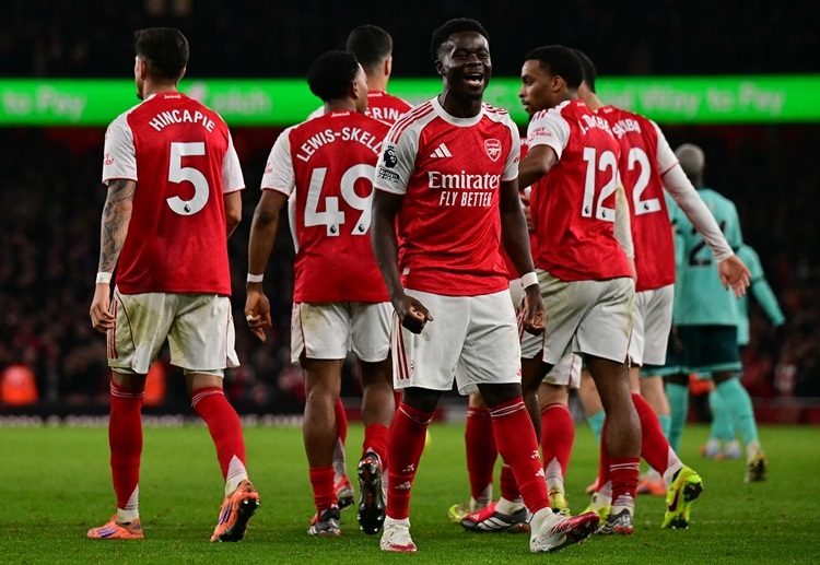 英超联赛 两记乌龙球