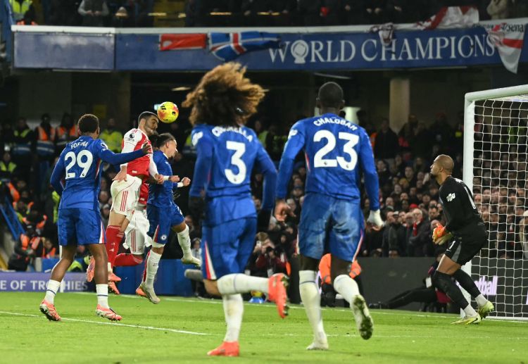 အာဆင်နယ် ကလည်း နိုင်ပွဲ မရခဲ့ပေမယ့် ပရီးမီးယားလိဂ် အမှတ်ပေးဇယား ထိပ်ကနေ အဆင့် ၂ နေရာက မန်စီးတီးကို ၅ မှတ်ဖြတ် ဆက်လက် ဦးဆောင်နေဆဲ ဖြစ်ပါတယ်။